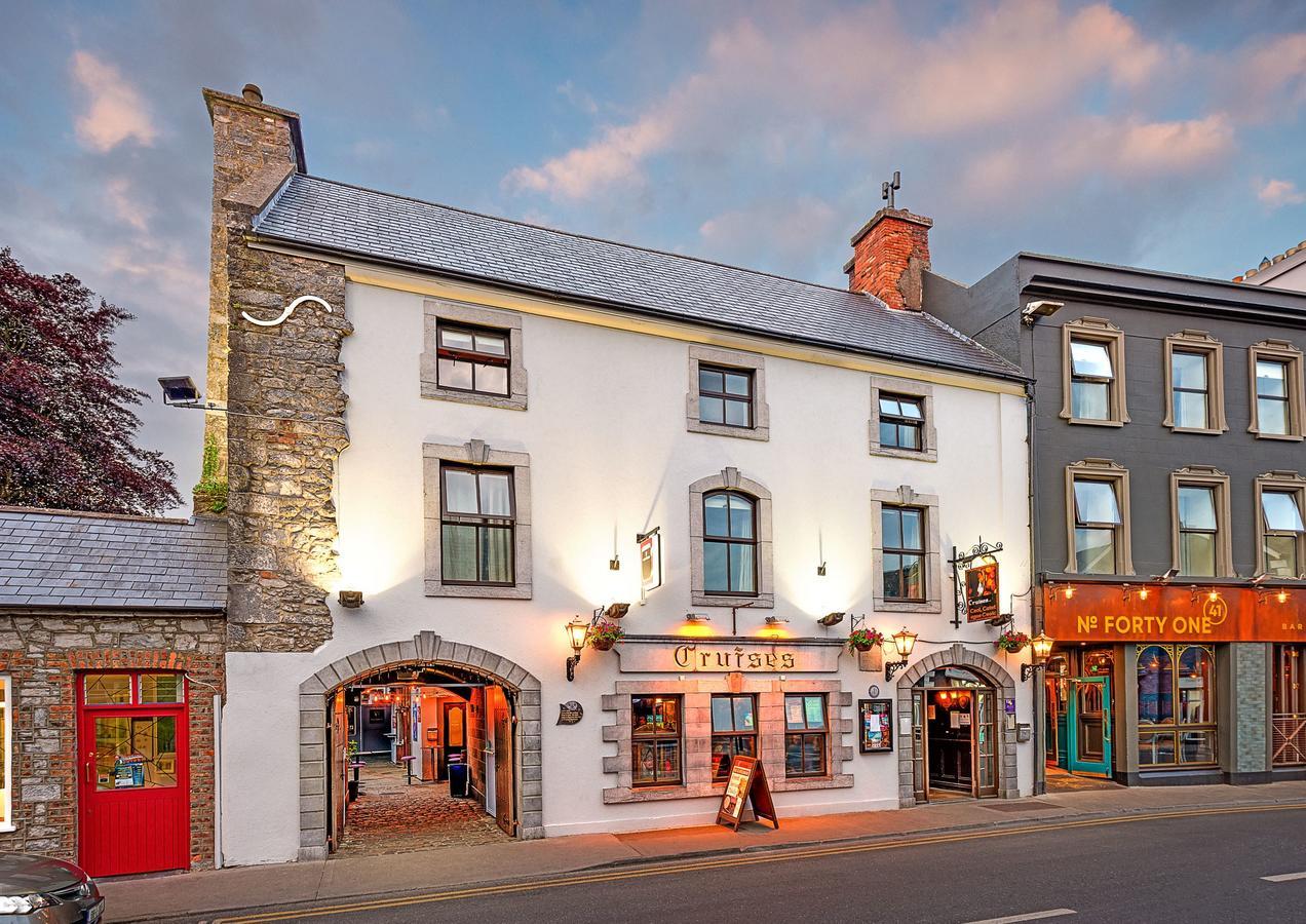 Queens Hotel Ennis Exterior foto